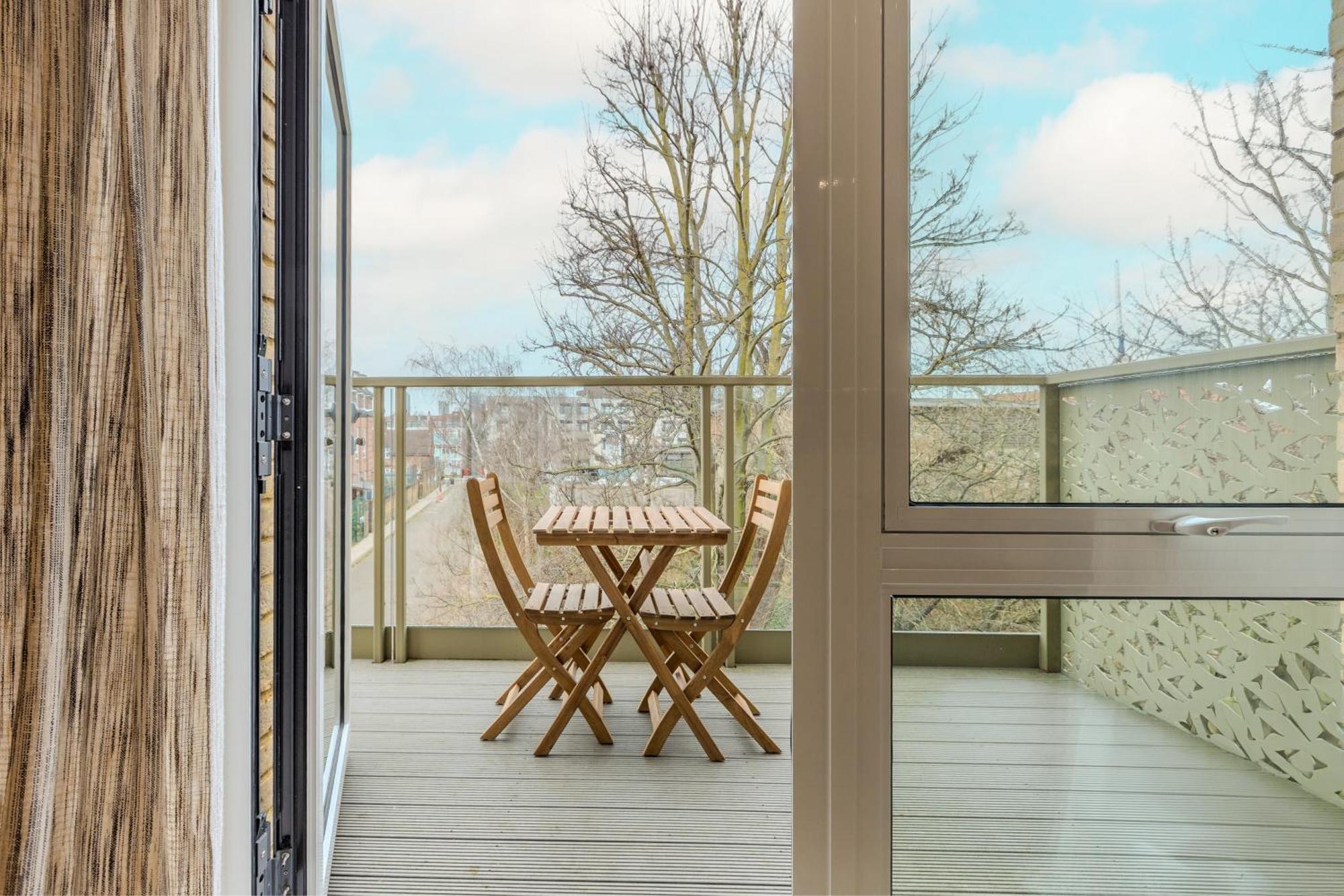 Apartamento Spacious 2br With Balcony In Camberwell *