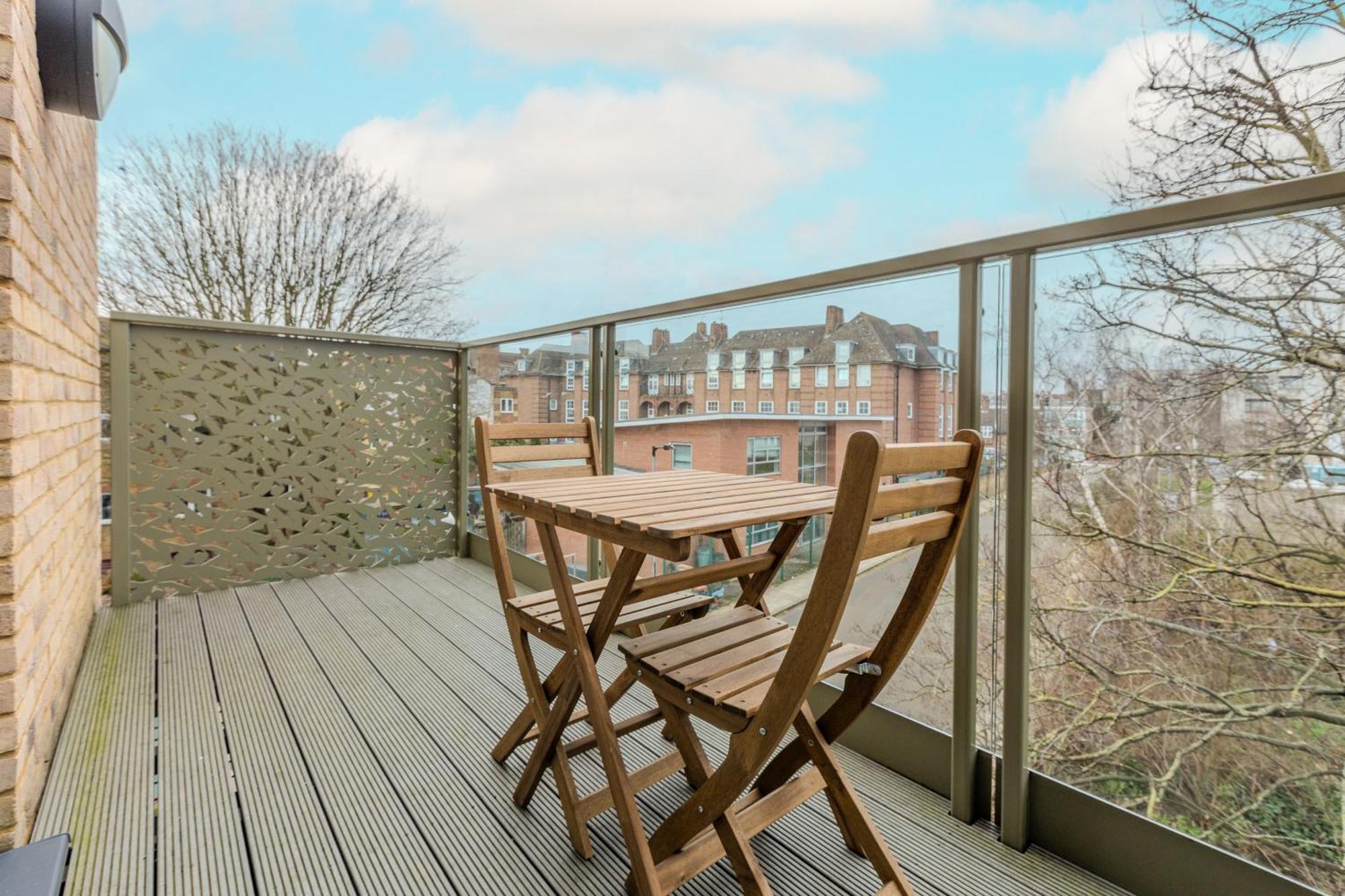 Spacious 2br With Balcony In Camberwell * Londres