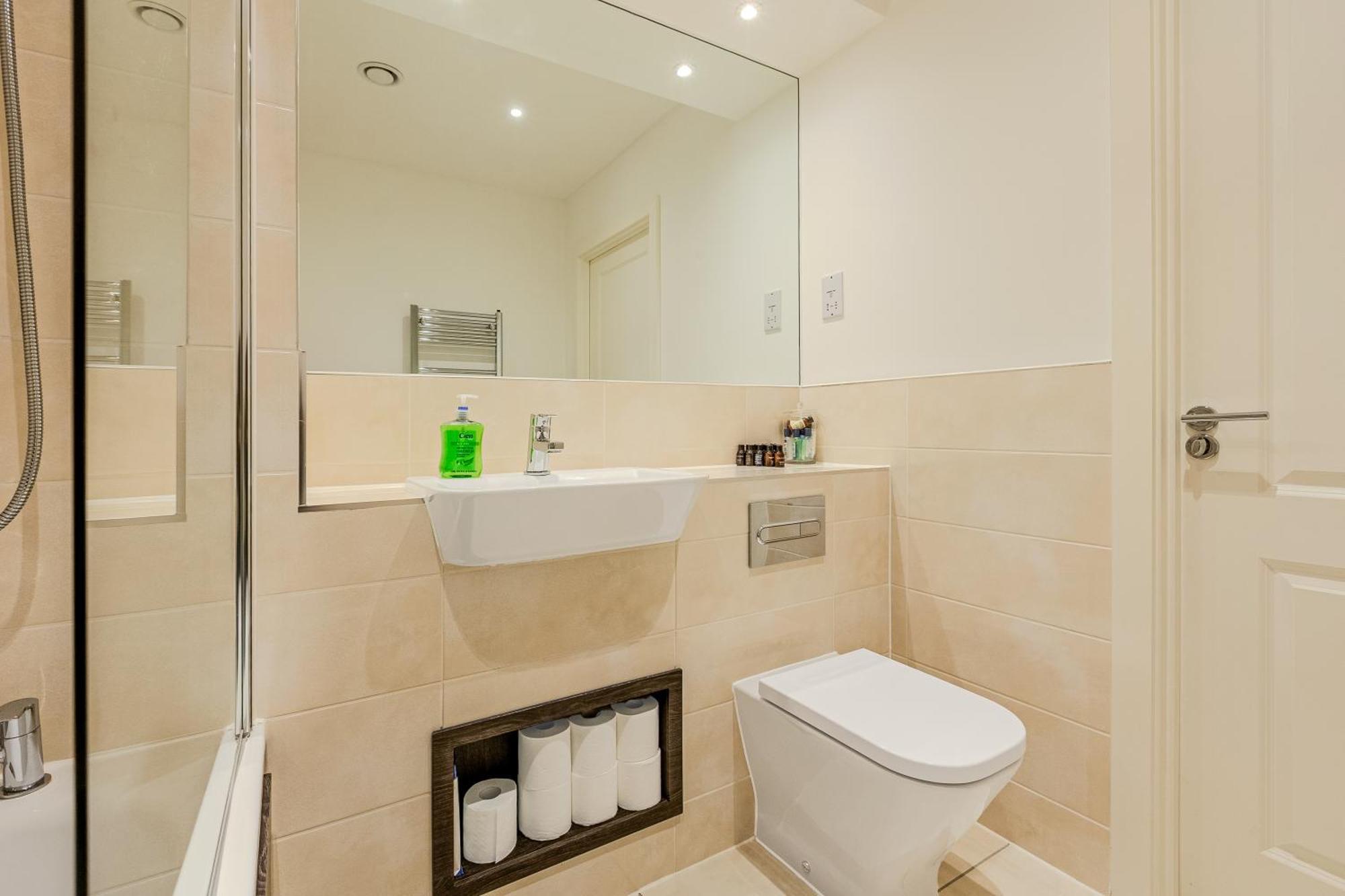 Apartamento Spacious 2br With Balcony In Camberwell *