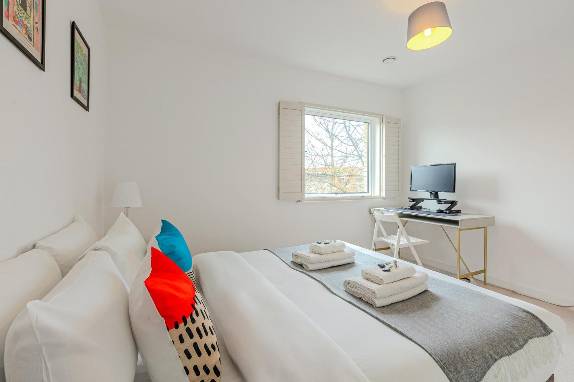 Spacious 2br With Balcony In Camberwell *